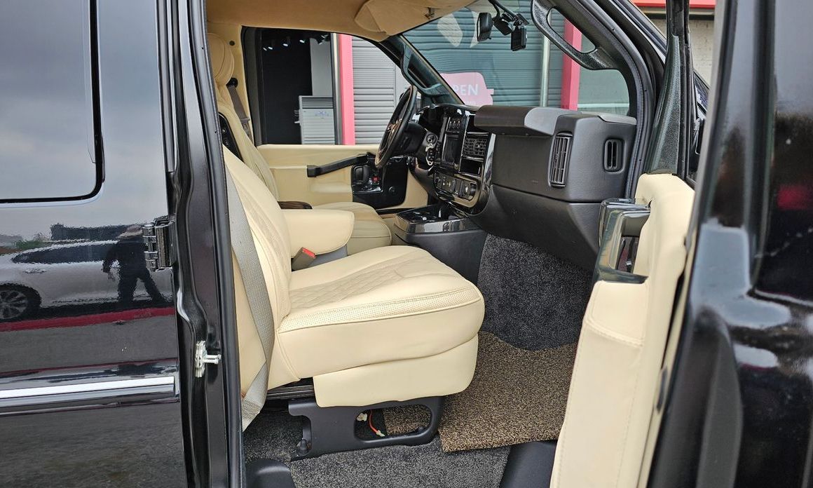Chevrolet Express Van