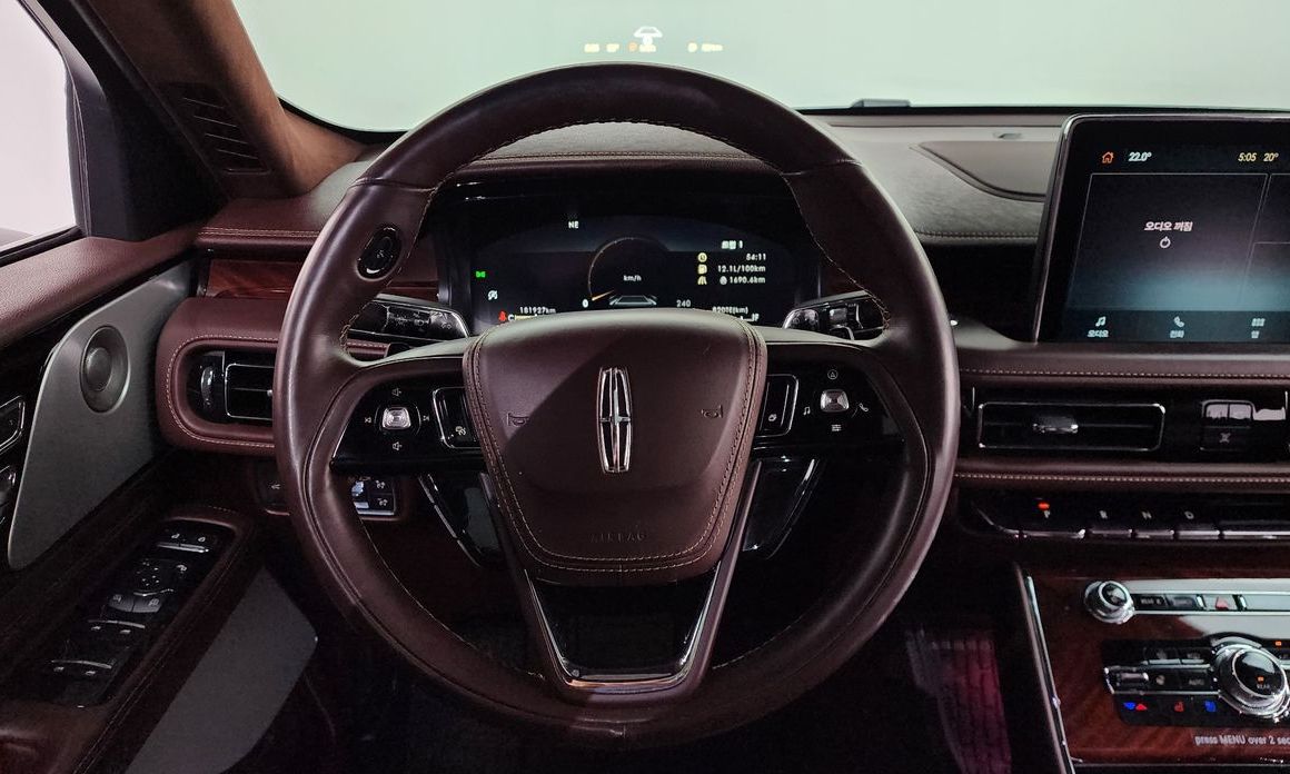 Lincoln Aviator