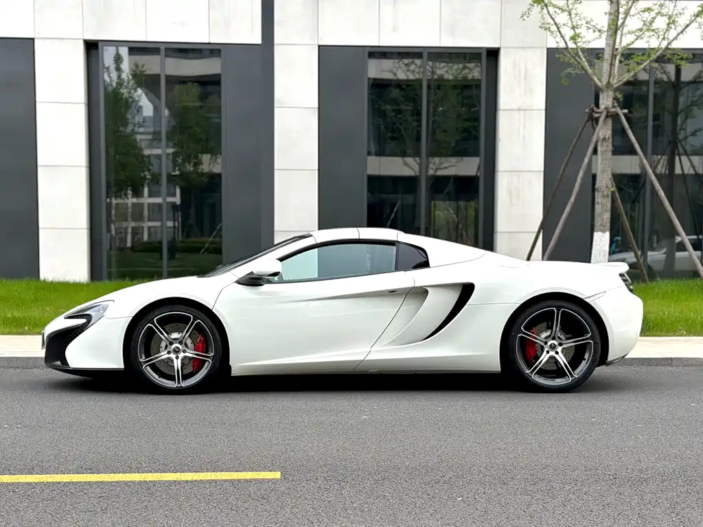 McLaren 625C