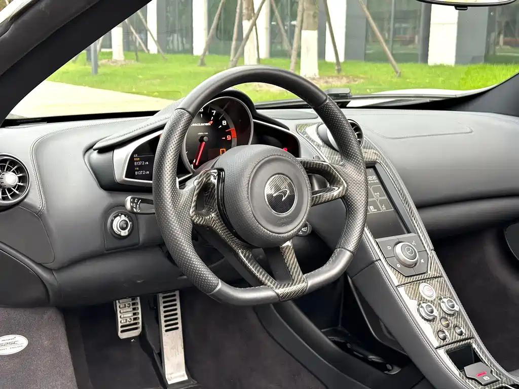McLaren 625C