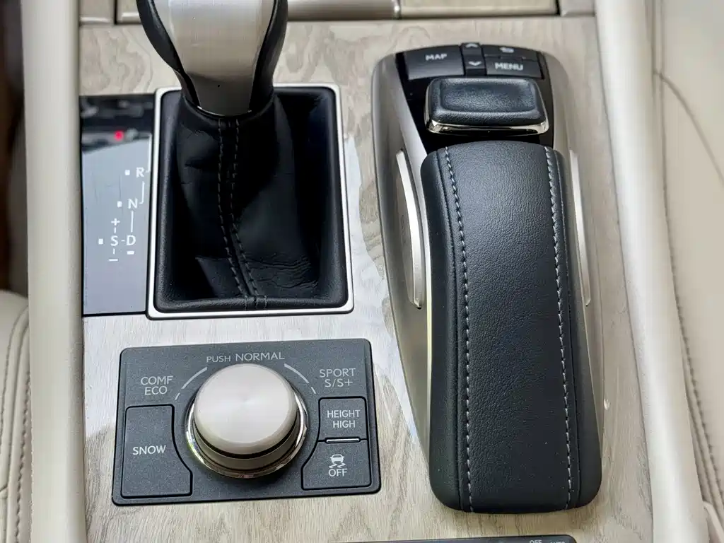 Lexus LS