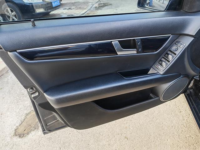 Mercedes-Benz Mercedes-Benz C-Class