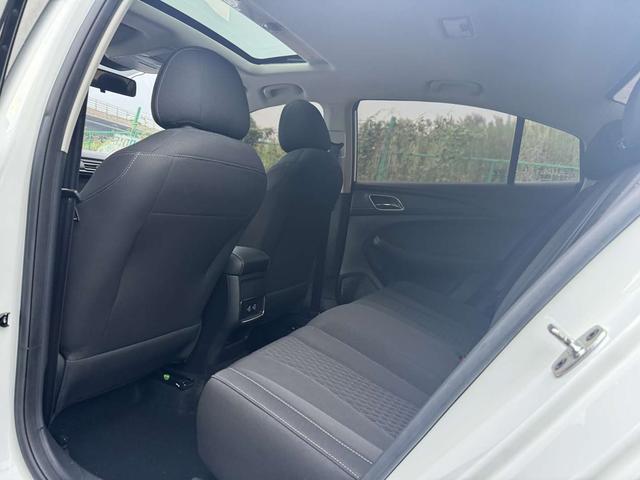 Roewe Roewe i5