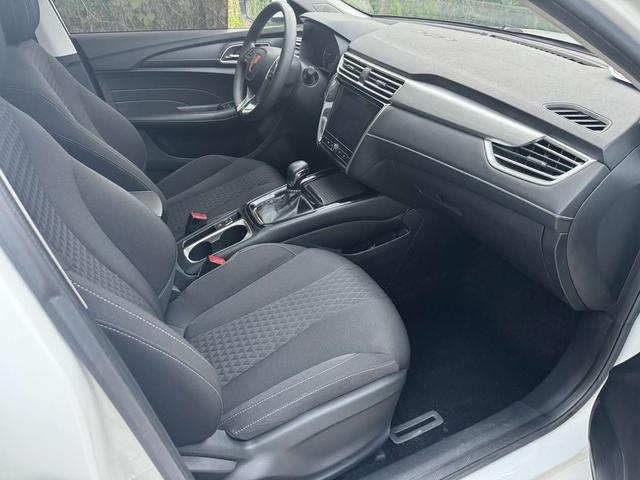 Roewe Roewe i5