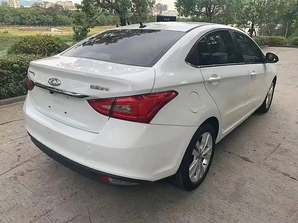 Chery Arrizo 5