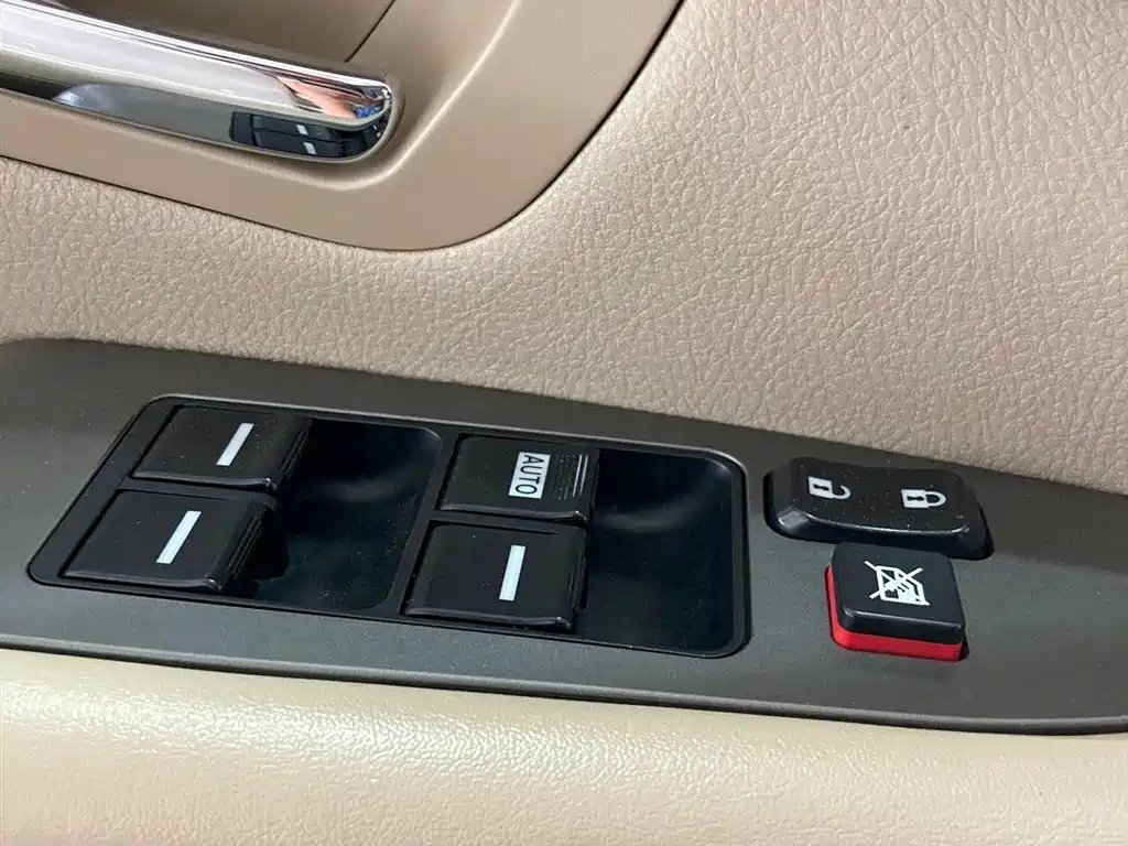 BYD S6