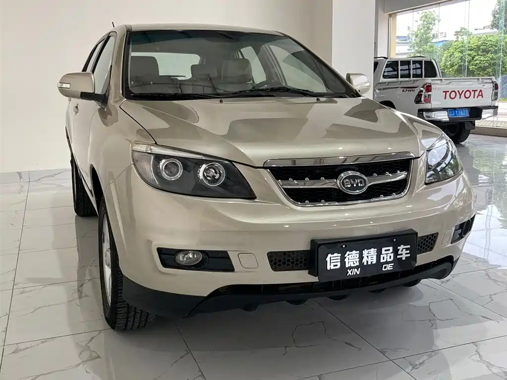 BYD S6