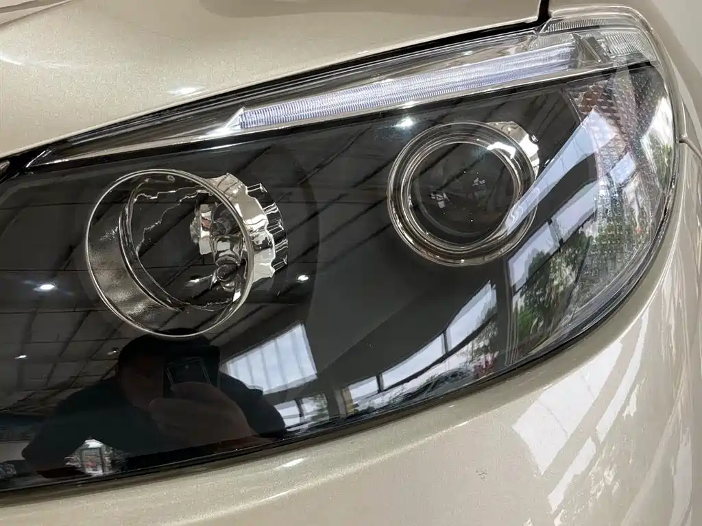 BYD S6