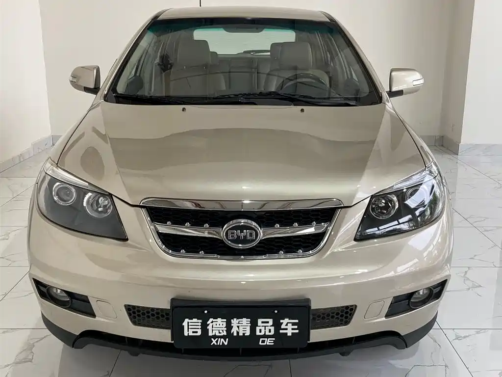 BYD S6
