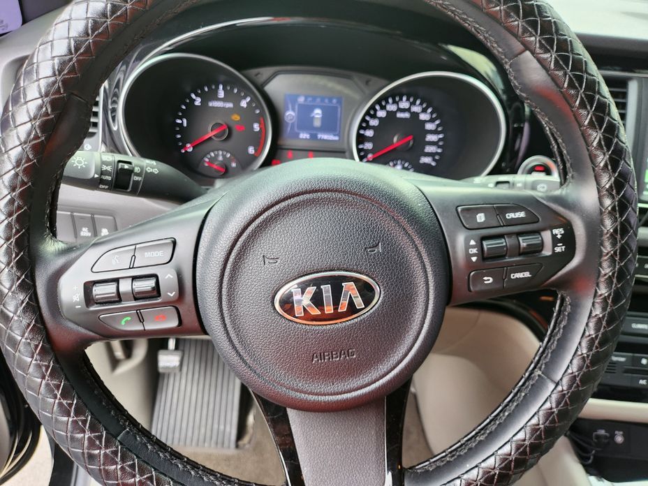 Kia Canival