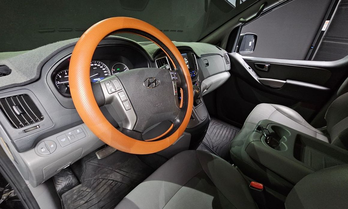 Hyundai Starex