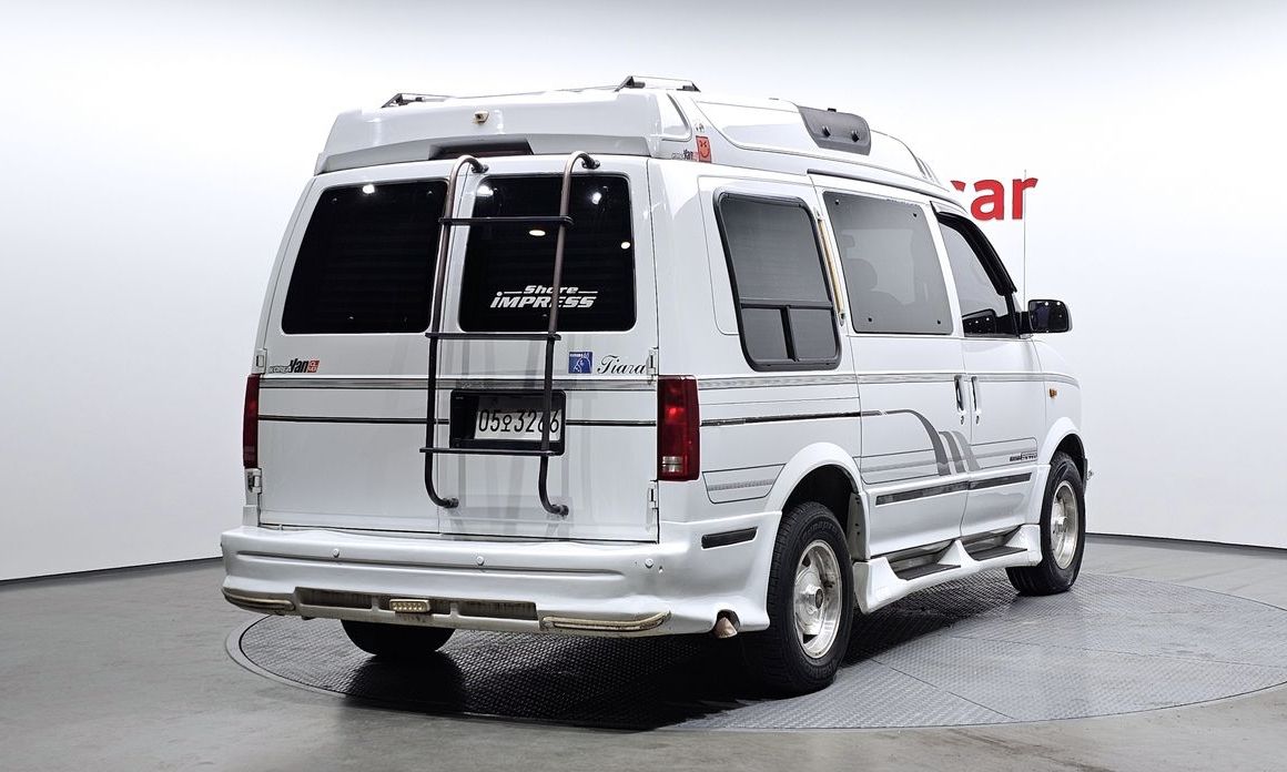 Chevrolet Astro Van