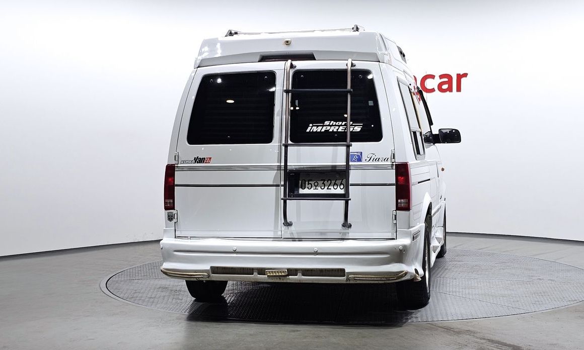 Chevrolet Astro Van