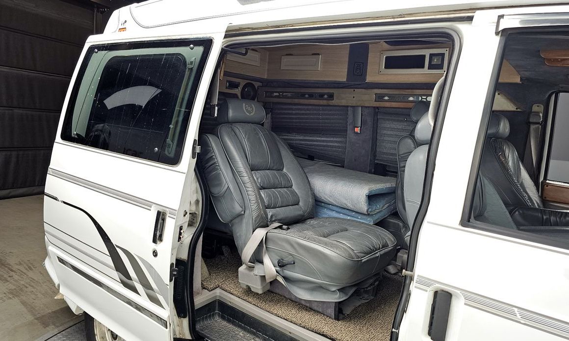 Chevrolet Astro Van