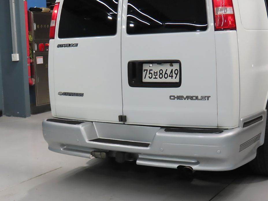 Chevrolet Express Van