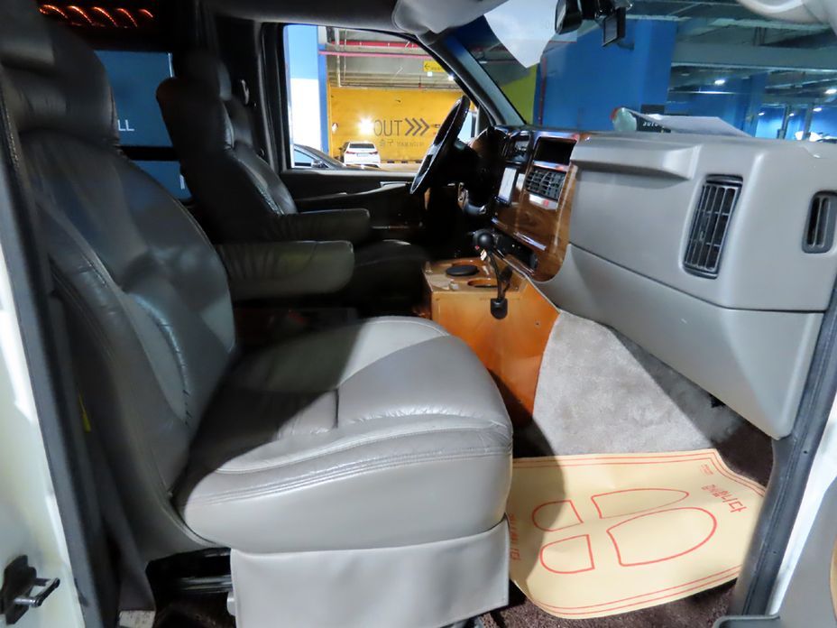 Chevrolet Express Van