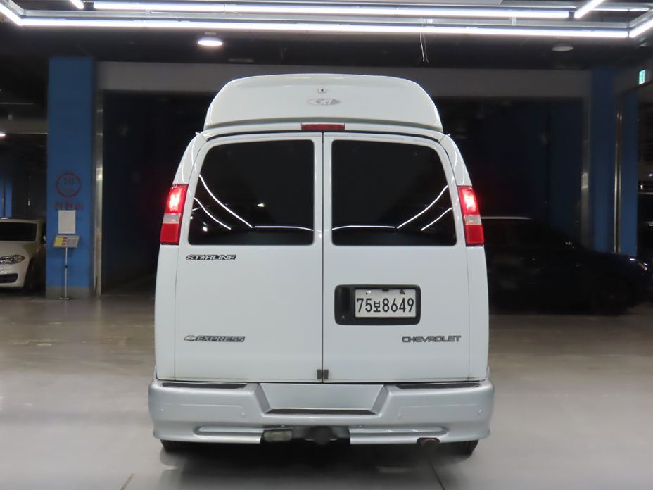 Chevrolet Express Van
