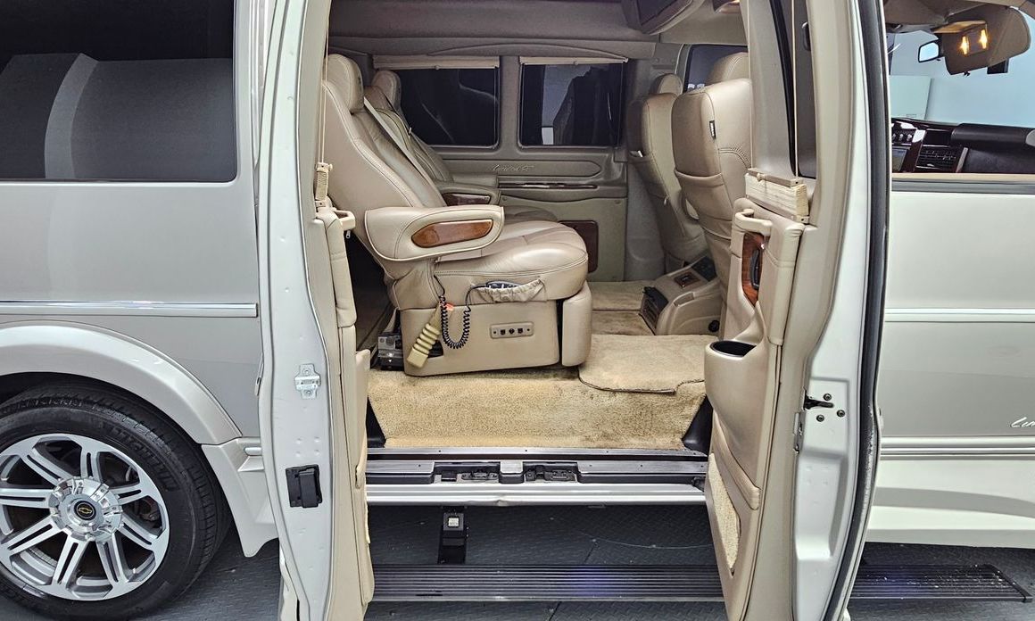Chevrolet Express Van