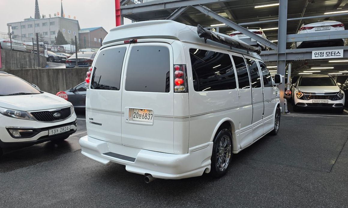 Chevrolet Express Van