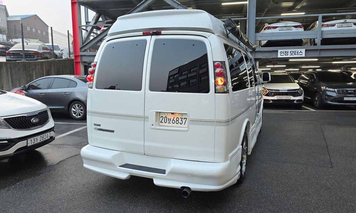 Chevrolet Express Van
