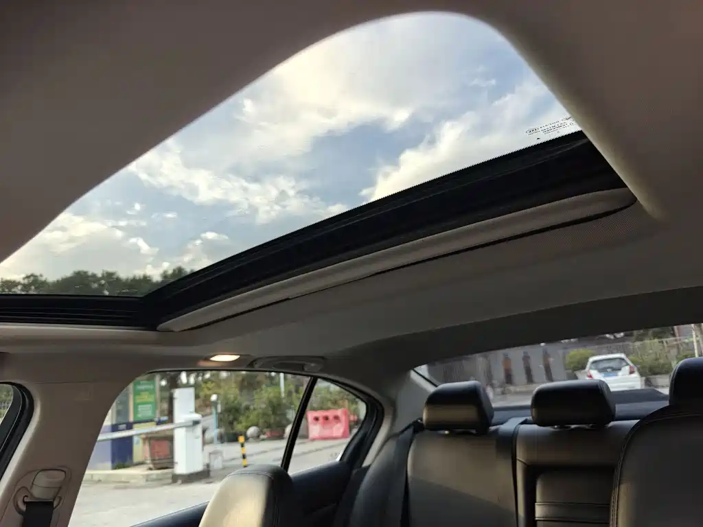 Infiniti Q50L