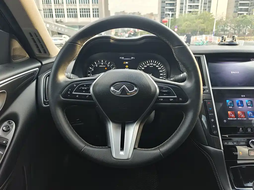 Infiniti Q50L