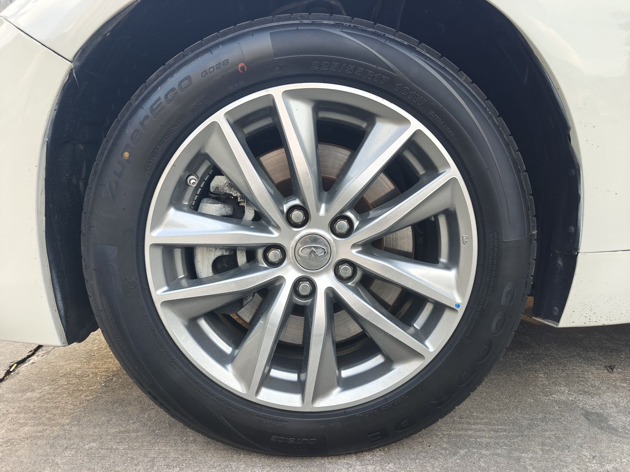 Infiniti Q50L