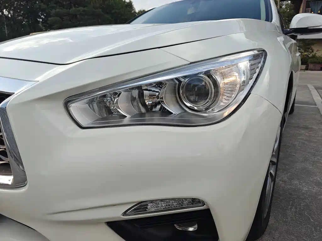Infiniti Q50L