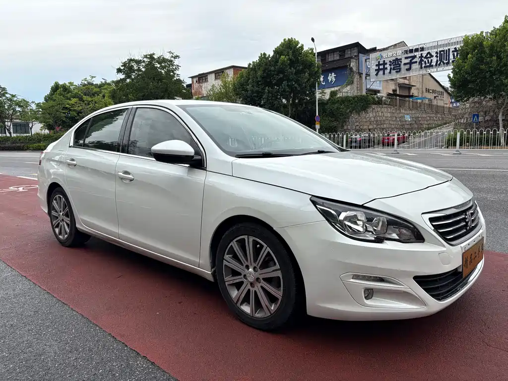 Peugeot 408