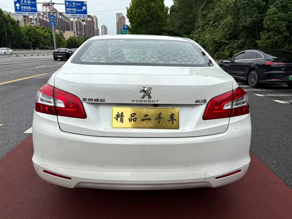 Peugeot 408