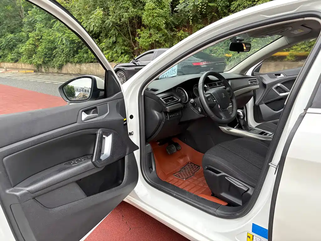 Peugeot 408