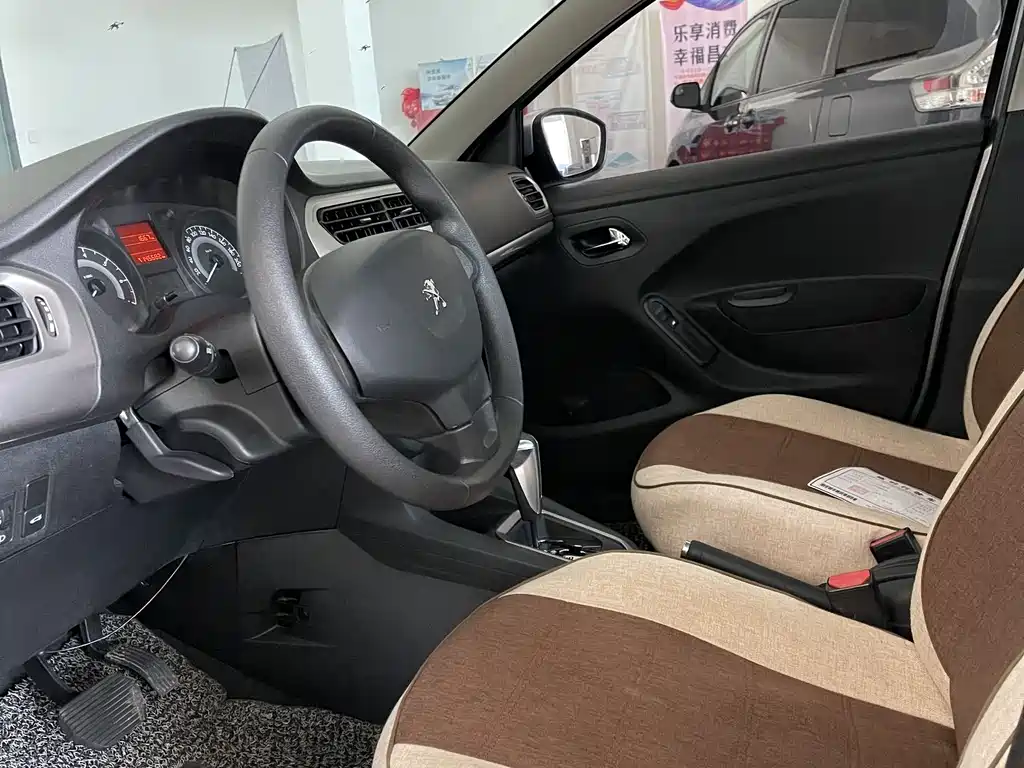 Peugeot 301