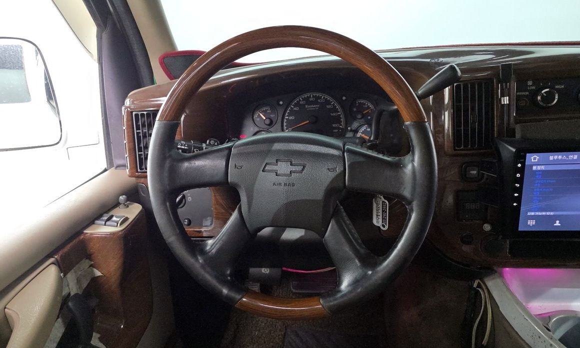 Chevrolet Express Van
