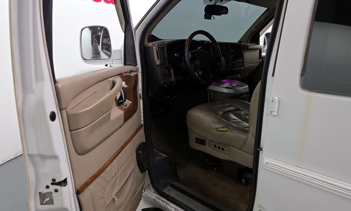 Chevrolet Express Van