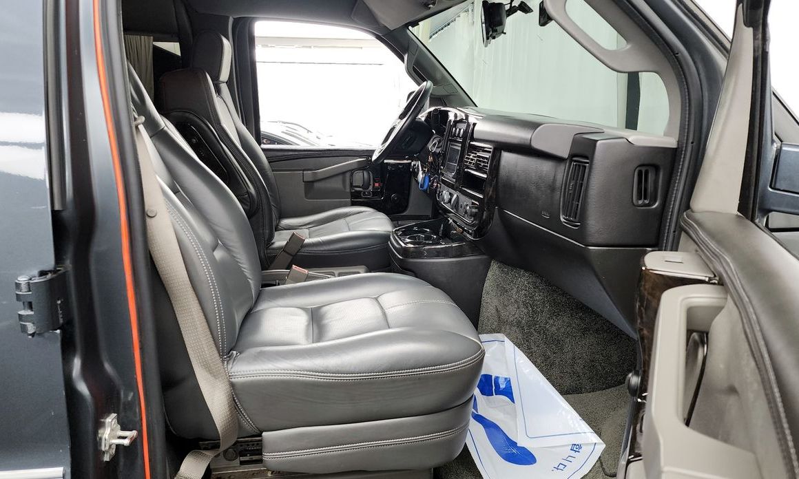 Chevrolet Express Van