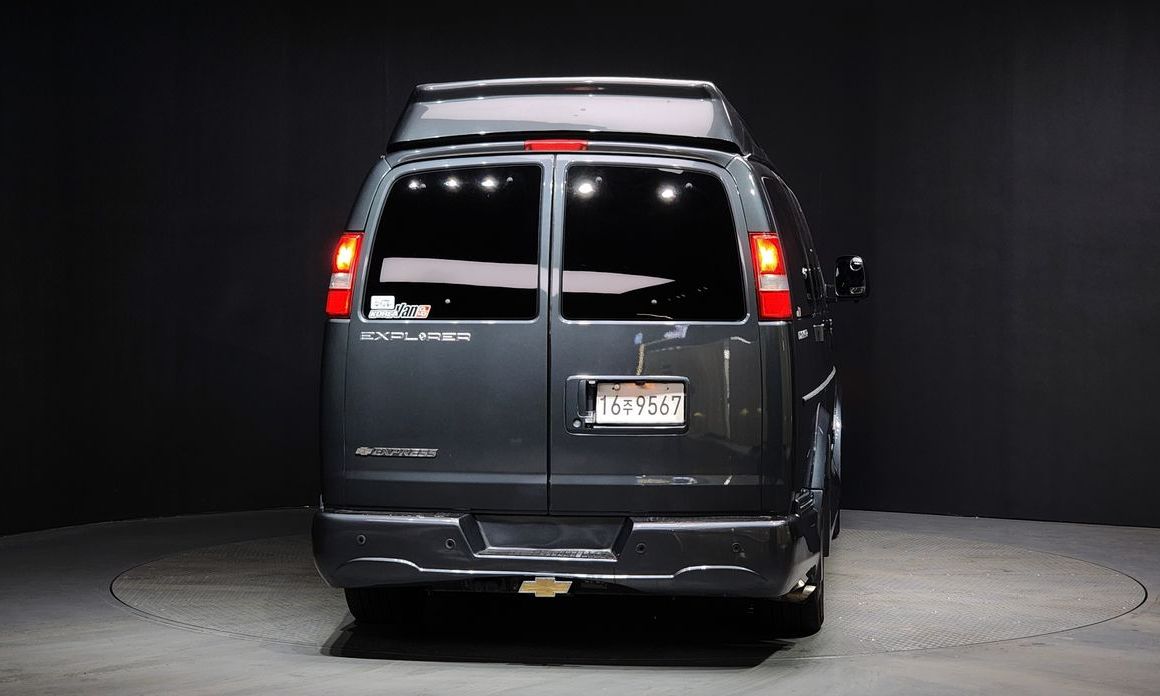Chevrolet Express Van