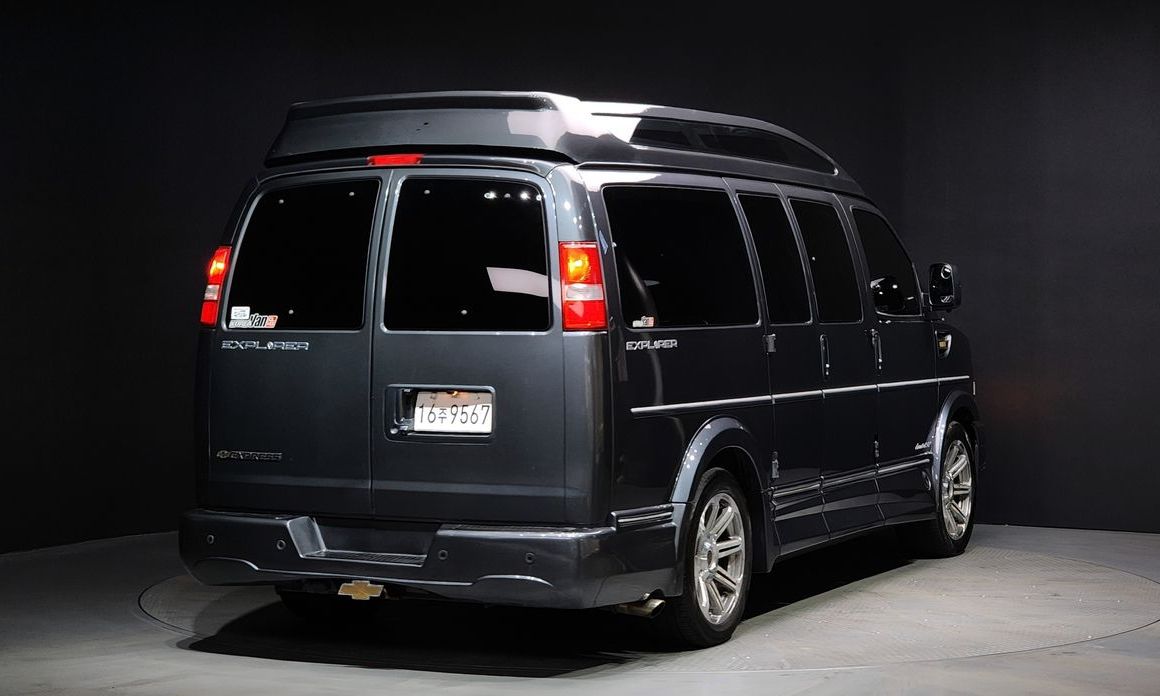 Chevrolet Express Van