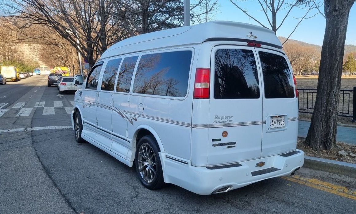 Chevrolet Express Van