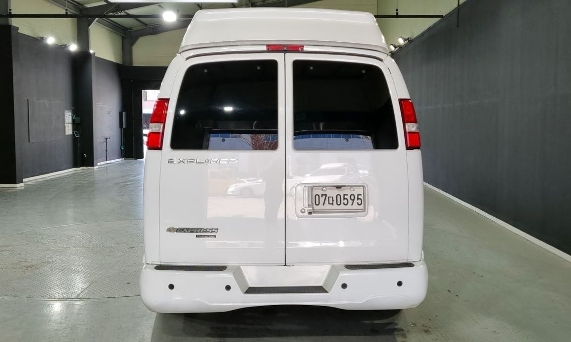 Chevrolet Express Van