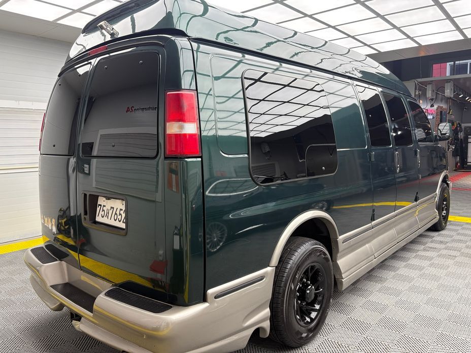 Chevrolet Express Van