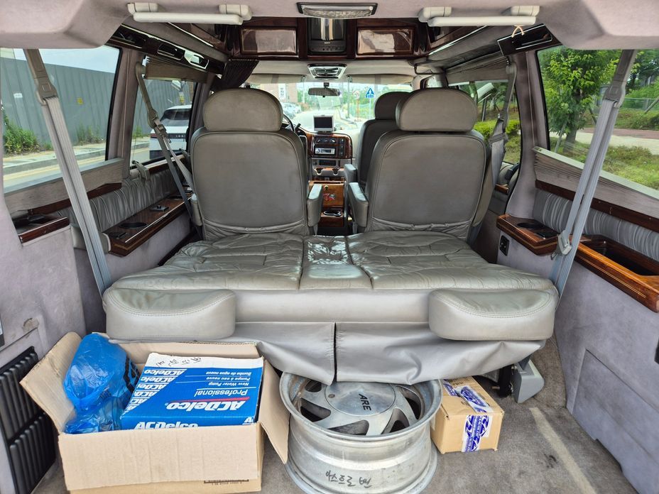 Chevrolet Astro Van