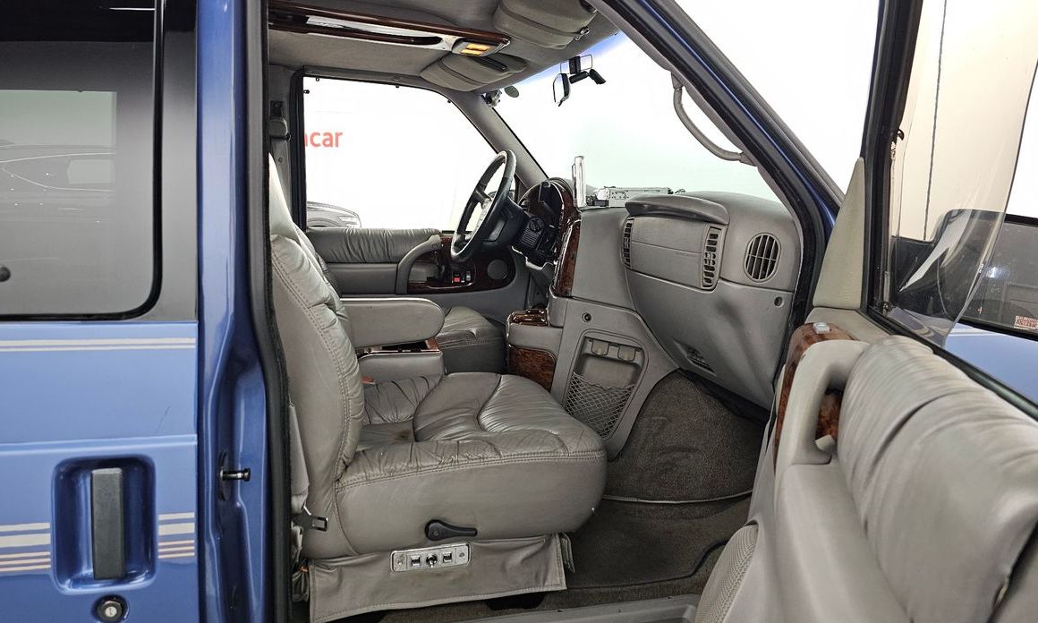 Chevrolet Astro Van