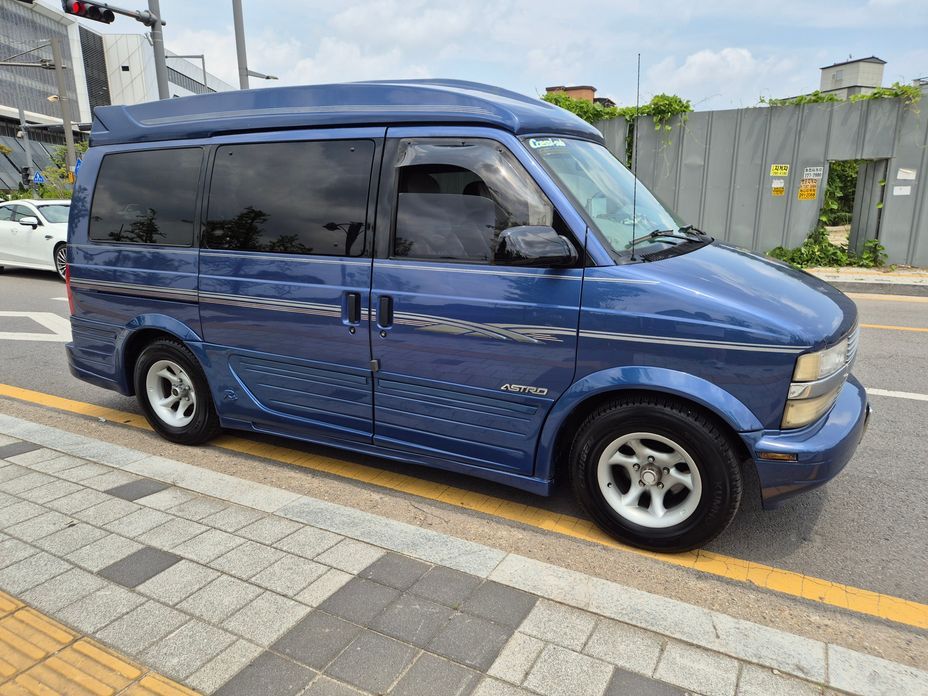 Chevrolet Astro Van