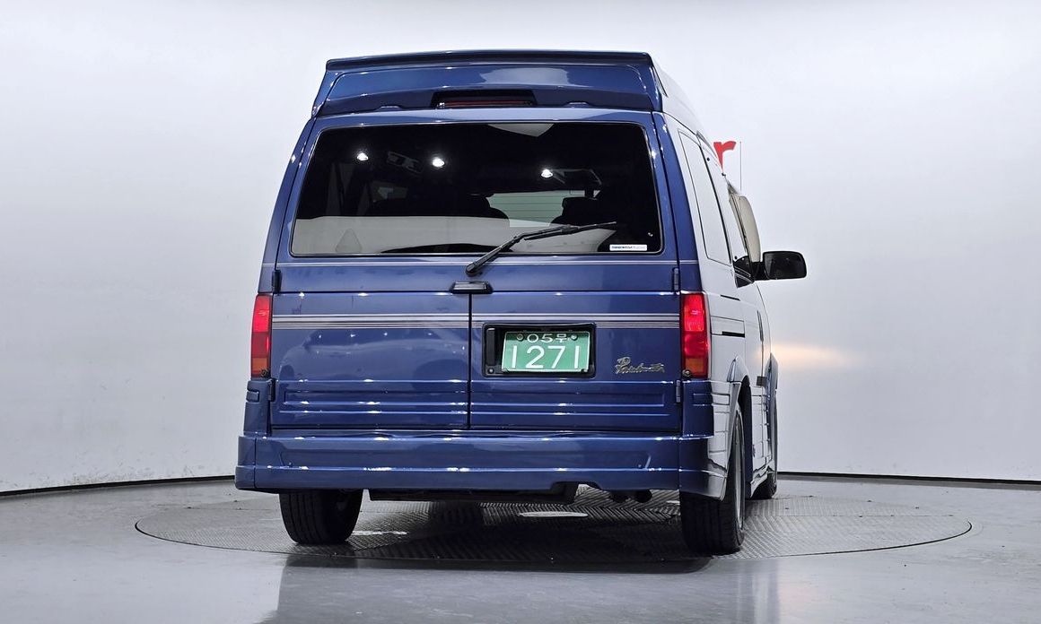 Chevrolet Astro Van