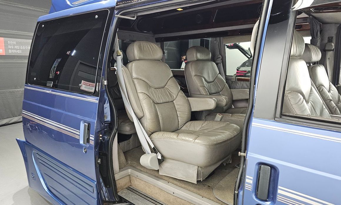 Chevrolet Astro Van