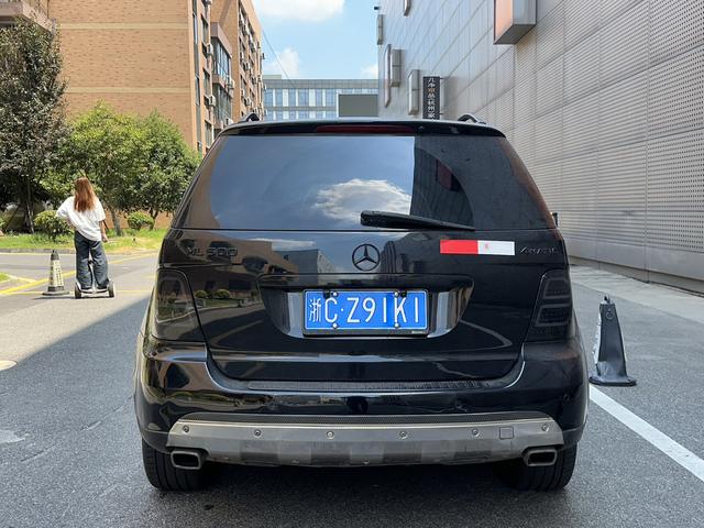 Mercedes-Benz Mercedes-Benz M-Class