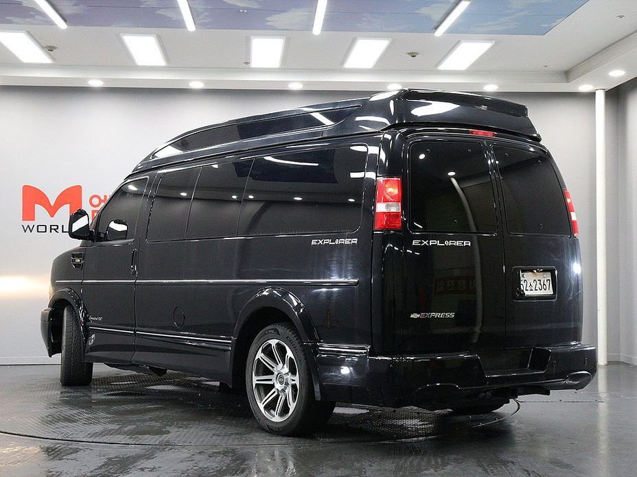 Chevrolet Express Van