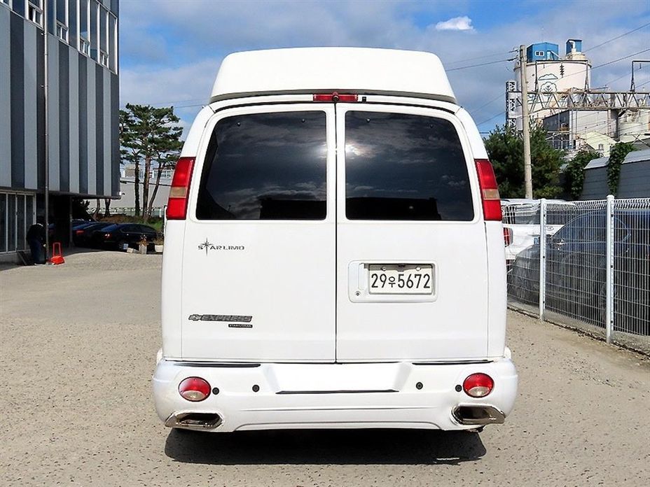 Chevrolet Express Van
