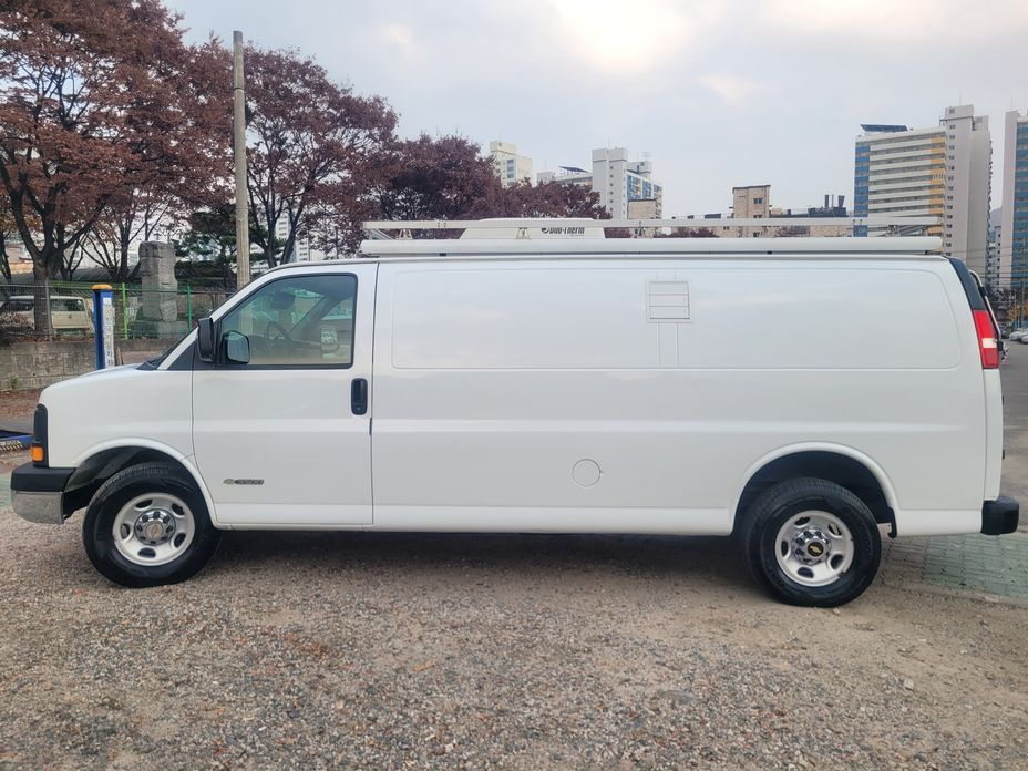 Chevrolet Express Van