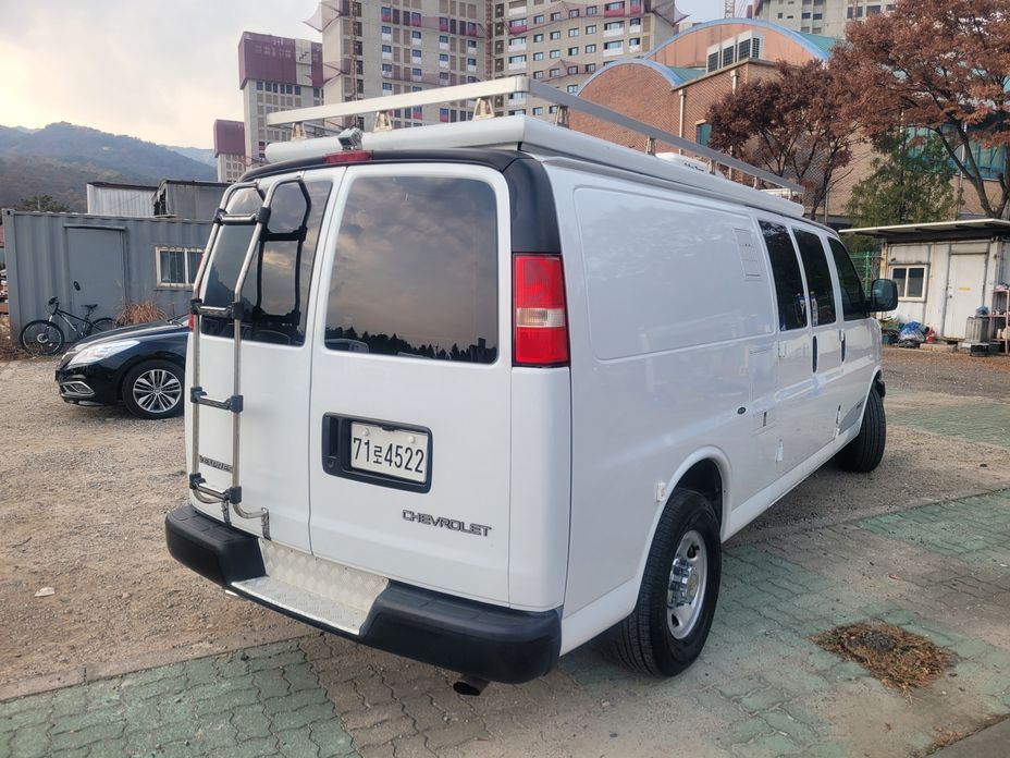 Chevrolet Express Van